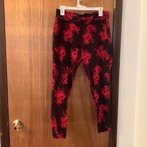 3/$10 🤑 Torrid Floral Leggings